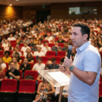 Por que Contratar Palestrante em Saúde Mental Impulsiona Desempenho e Melhora o Clima nas Empresas